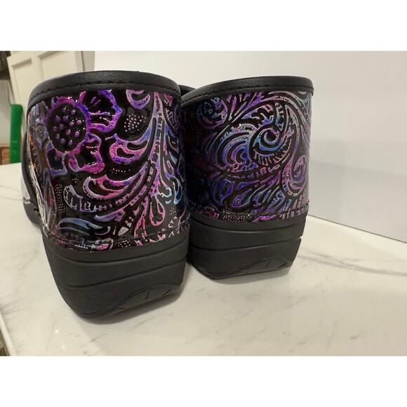 Dansko XP 2.0 Clogs 39 Floral Paisley Patent Nursing Work Comfort Purple - Picture 1 of 12